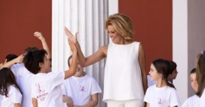 Ευγενία Μανωλίδου: «Τα Αρχαία Ελληνικά ανήκουν σε όλα τα παιδιά του Κόσμου »